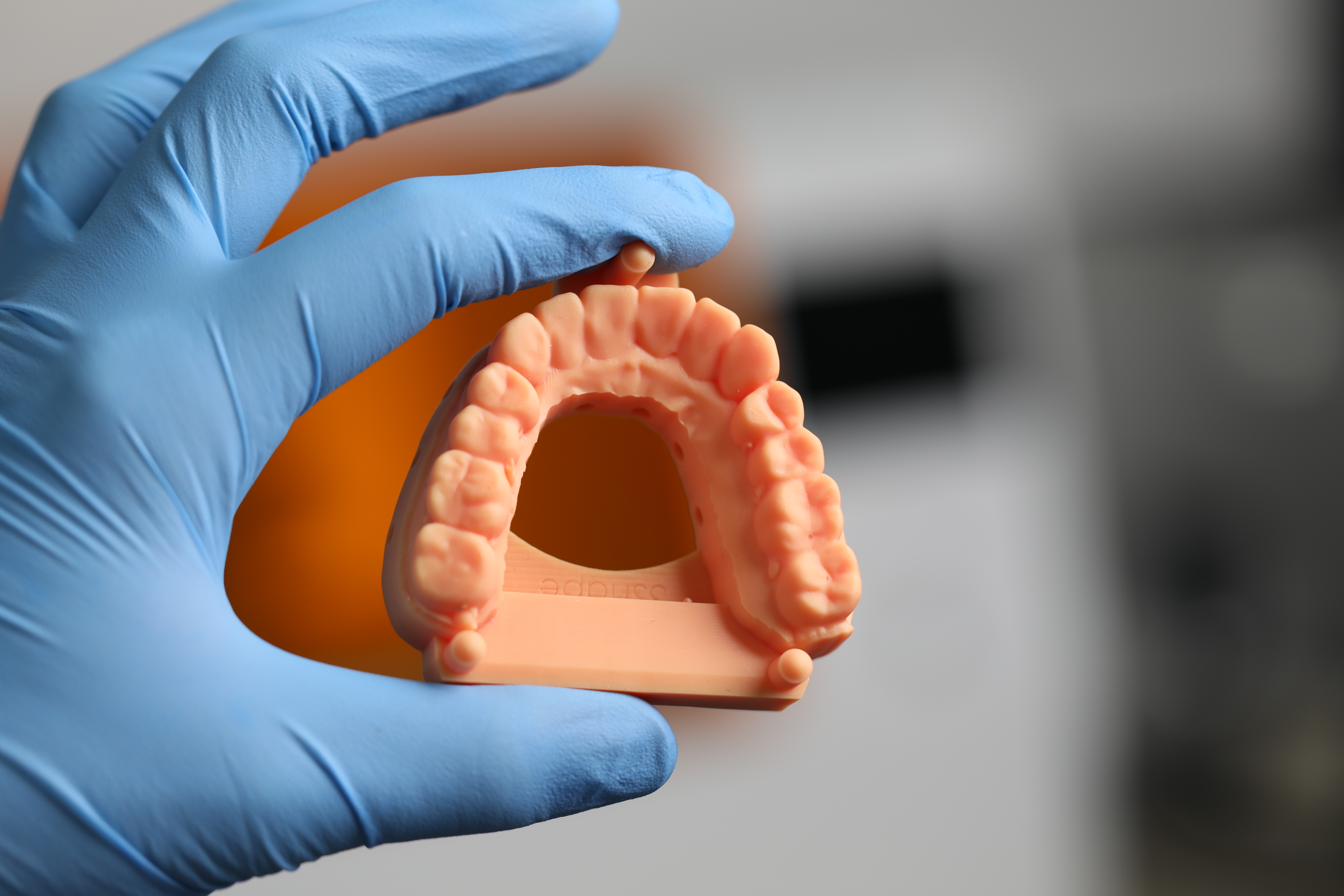 ACME launched a multi-material dental application 3D printer to meet the different needs of customers